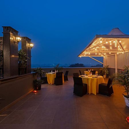 Hotel Saket 27 Neu-Delhi Exterior foto