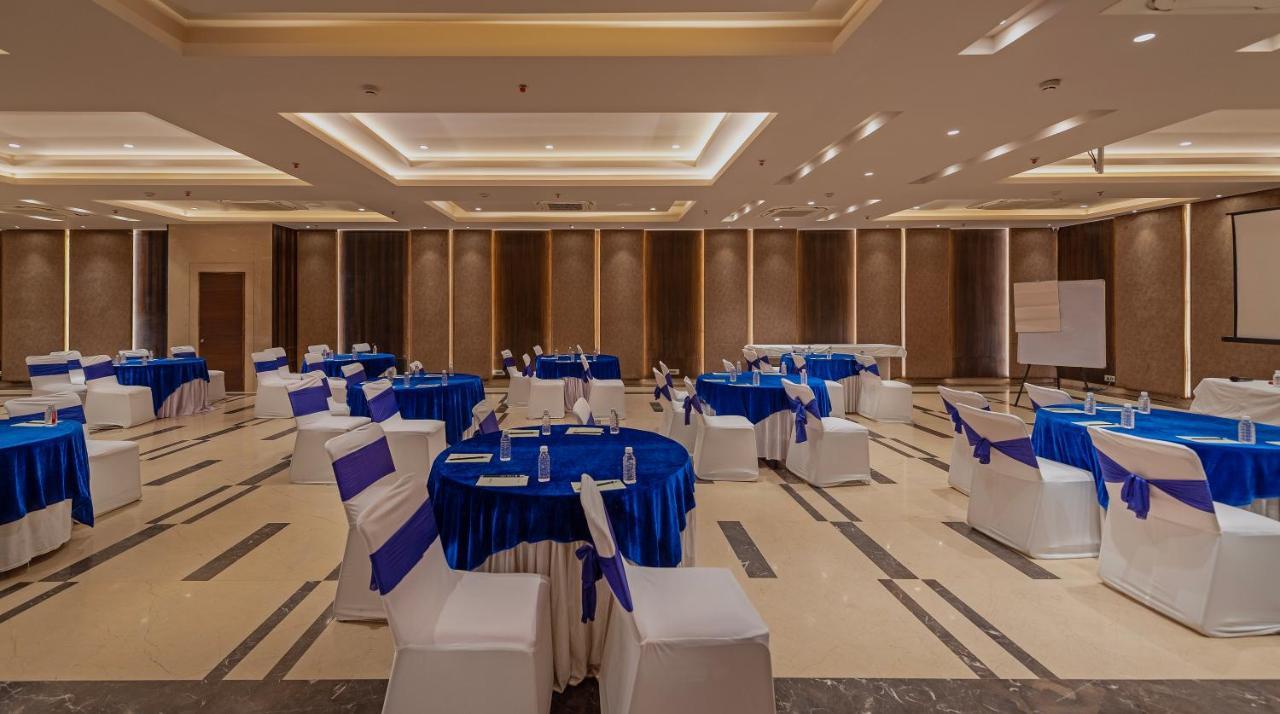 Hotel Saket 27 Neu-Delhi Exterior foto