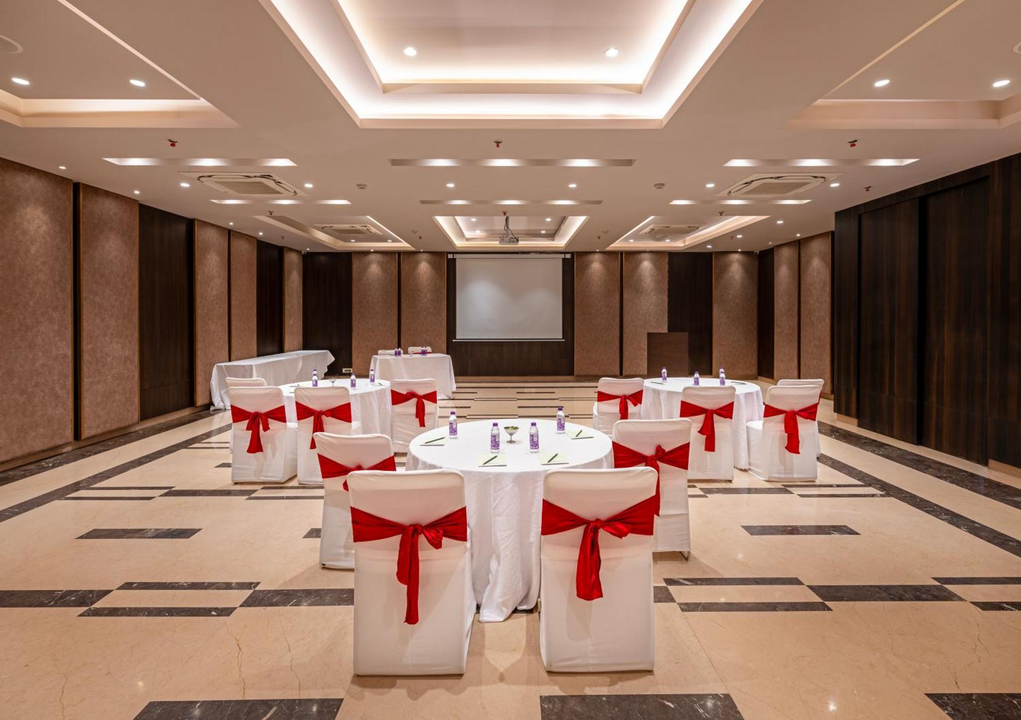 Hotel Saket 27 Neu-Delhi Exterior foto