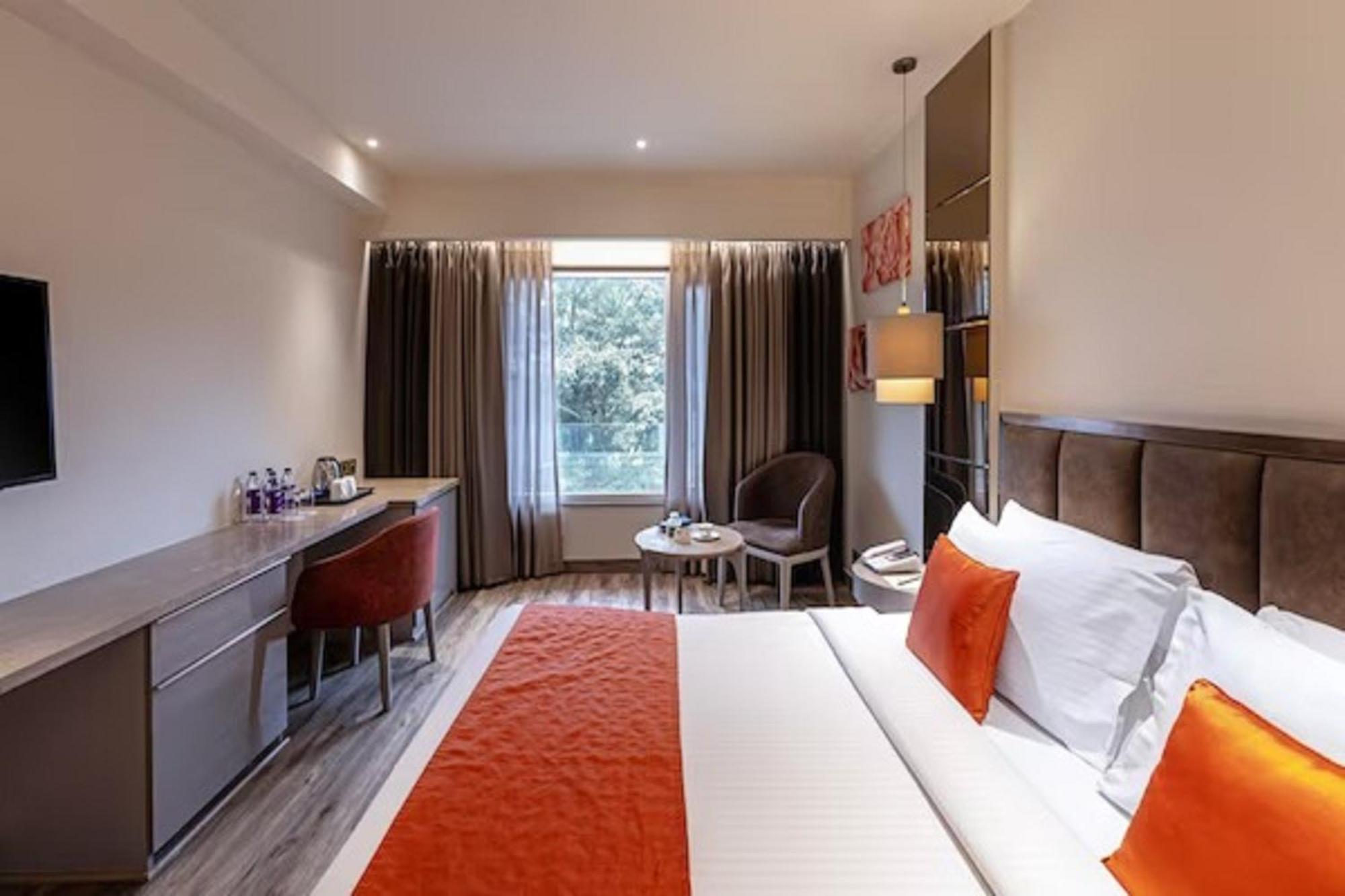 Hotel Saket 27 Neu-Delhi Exterior foto